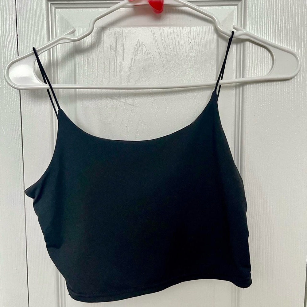 black cropped spaghetti strap🖤